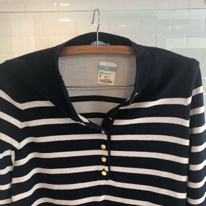 Neat polished daytime beach dress.